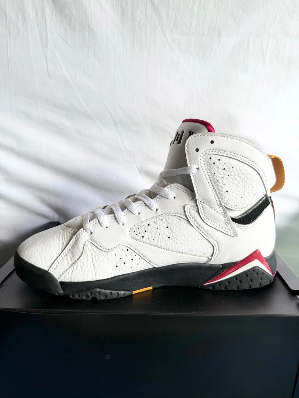 AUTHENTIC Jordan 7 Retro size 9 CU9307-106 2022 PRE-OWNED